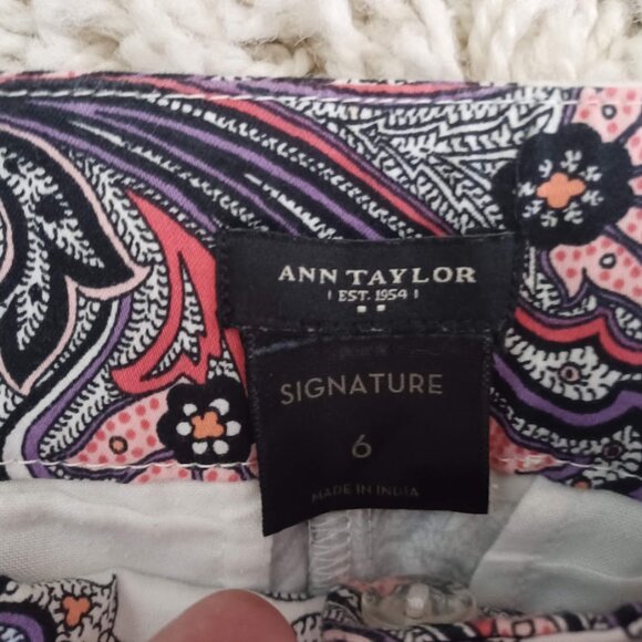 Ann Taylor Signature Fit Women’s Pants Size 6 Paisley Print Cotton Blend Ankle - Picture 2 of 7